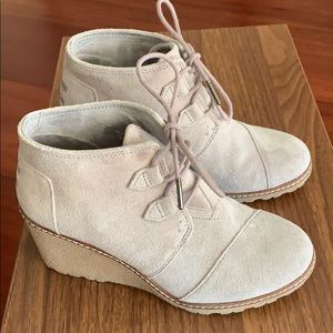 Toms Dessert Taupe Suede Kala Booties